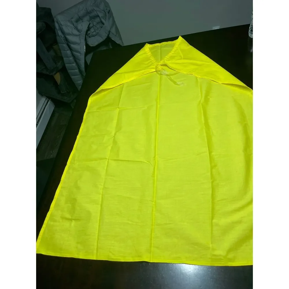 Kids yellow cape for Halloween‎
